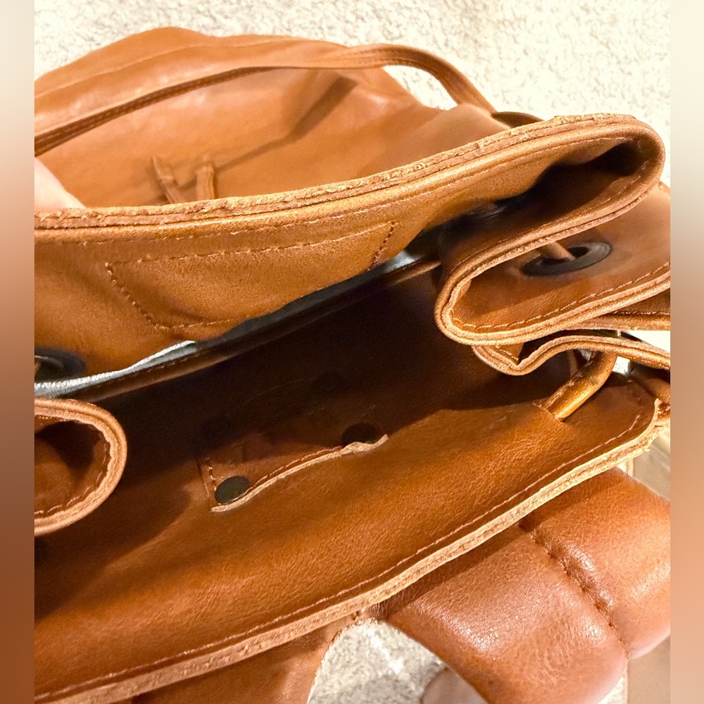 Will Leather Goods Backpack - Picture 3 of 3